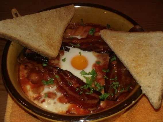 Baked Beans mit Ei, Bacon und Vollkorntoast - Rezept - Bild Nr. 5