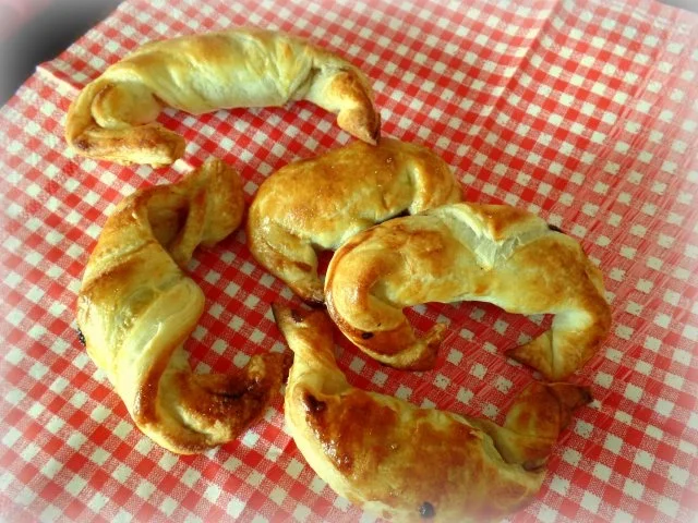 Schoko-Bananen-Blätterteighörnchen - Rezept