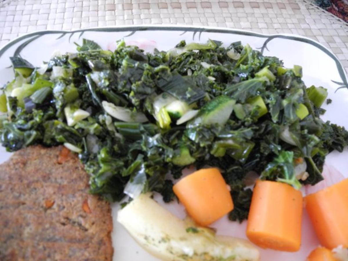 Vegan : Grünkern - Nuss - Bratling an Grünkohl - Zucchini - Gemüse - Rezept - Bild Nr. 2