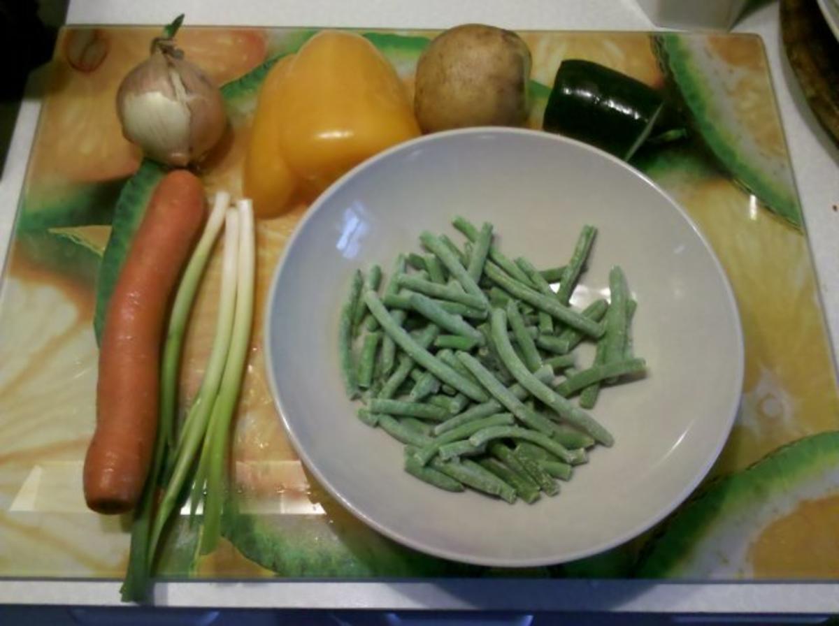 Vegetarisch: Gedämpftes Gemüse mit käsiger Tomatensoße - Rezept - Bild Nr. 2