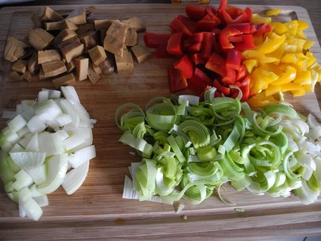 Vegan : Seitan - Paprika - Porree - Pfanne mit rotem Quinoa und Linsen - Rezept - Bild Nr. 3