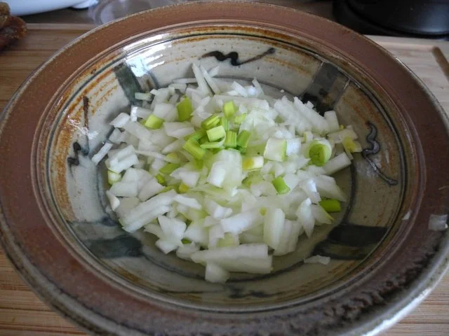 Vegan : Zwiebel - Soja - Joghurt mit Pellkartoffeln - Rezept - Bild Nr. 2