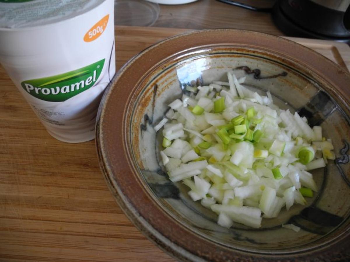 Vegan : Zwiebel - Soja - Joghurt mit Pellkartoffeln - Rezept - Bild Nr. 3