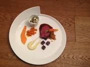 American Tenderloin an Karottenkonfit, Kartoffelschaum & Rotweinjus zu heiß-kaltem Suprise - Rezept