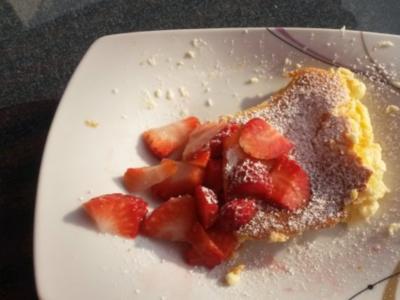 Schmandschnitte mit frischen Erdbeeren für 1 Aufflaufform Blitzkuchen - Rezept