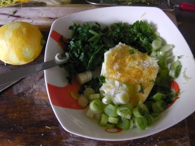 Frühlings-Brathuhn mit Zitronen-Kräuterbutter  "Pulled Chicken" - Rezept - Bild Nr. 4