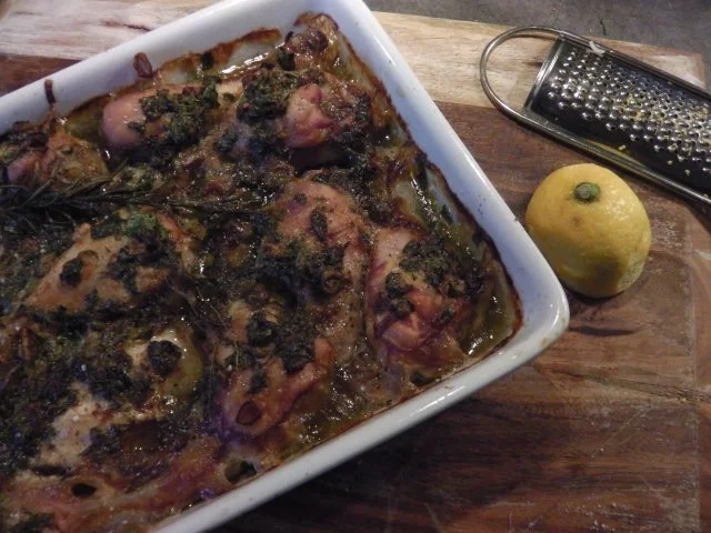 Frühlings-Brathuhn mit Zitronen-Kräuterbutter  "Pulled Chicken" - Rezept - Bild Nr. 2