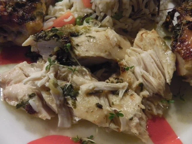 Frühlings-Brathuhn mit Zitronen-Kräuterbutter  "Pulled Chicken" - Rezept