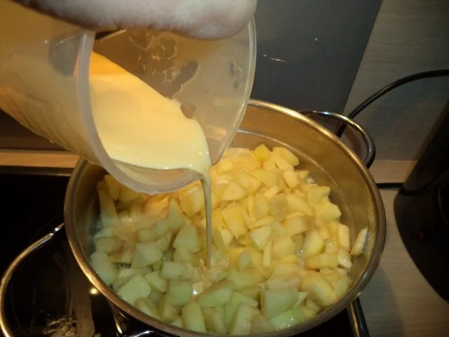 Eierlikör-Apfelkuchen mit knuspriger Krokanthaube - Rezept - Bild Nr. 5