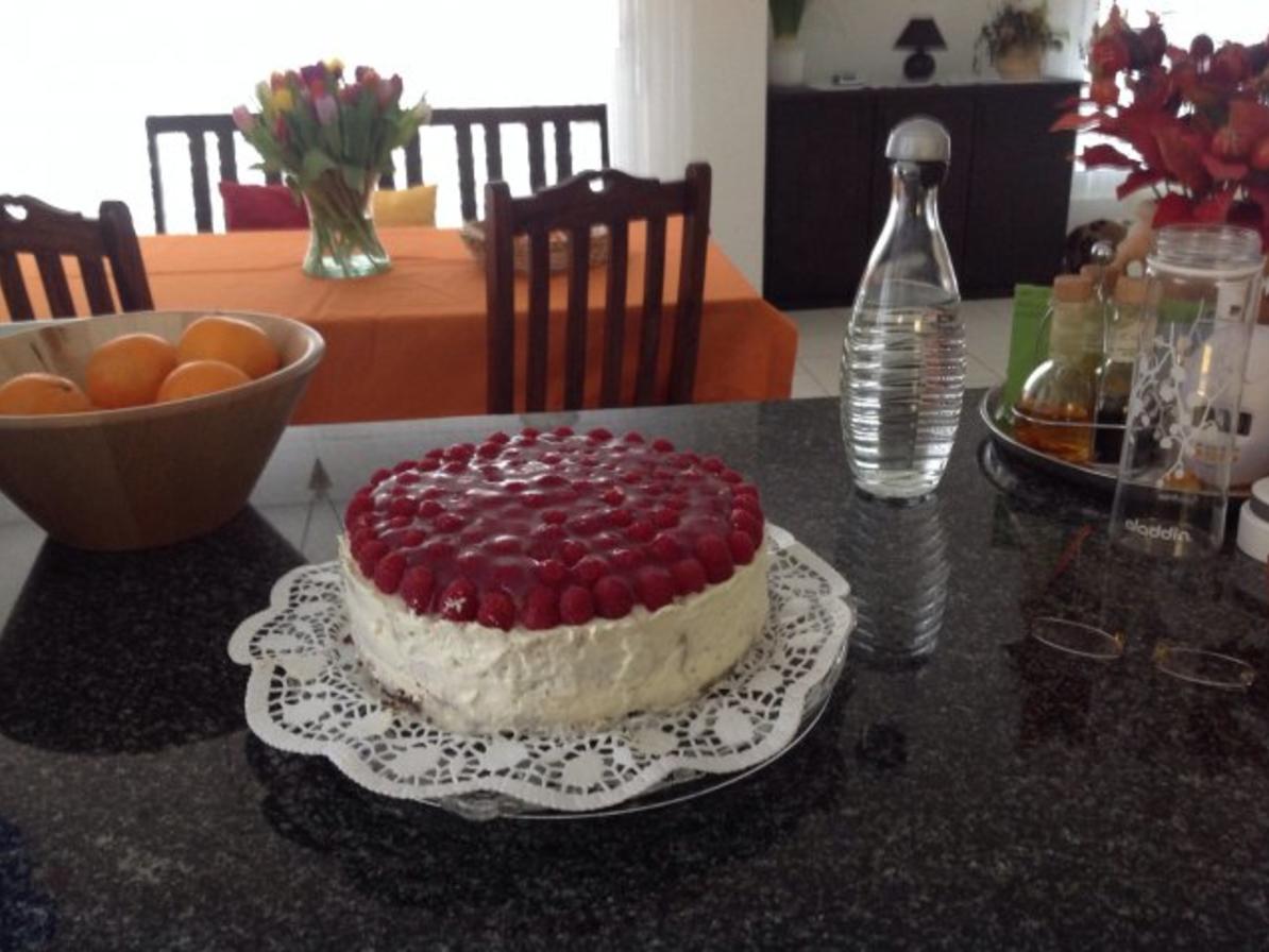 Drei - Tage - Torte Mit Himbeeren - Rezept - Kochbar.de