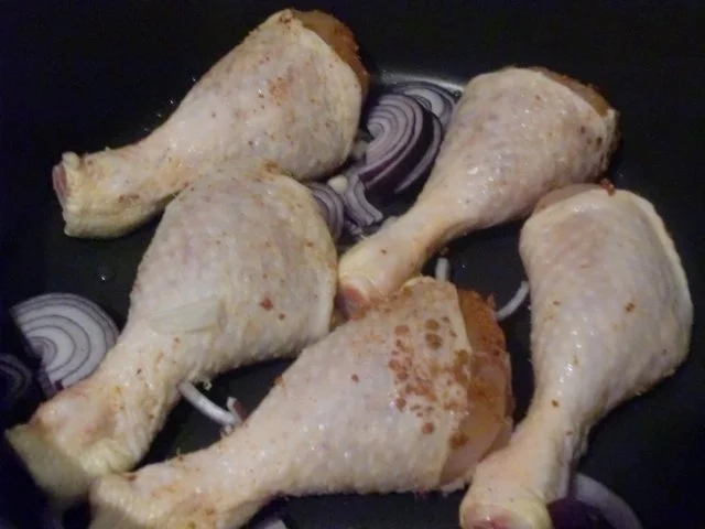 pikante Hähnchenkeulen in bunter Pfanne - Rezept - Bild Nr. 4