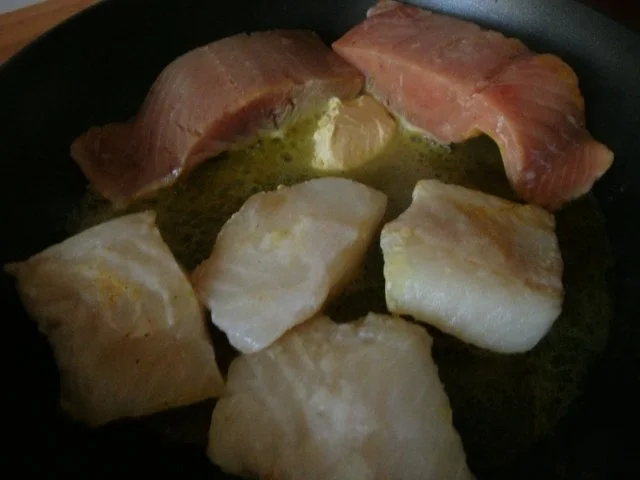 Steinbeißerfilet in Weisswein-Sauce mit Butterbroccoli und Bandnudeln - Rezept - Bild Nr. 6