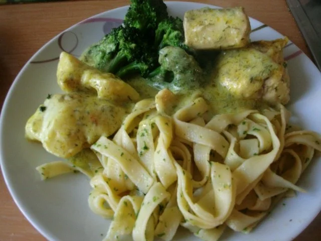 Steinbeißerfilet in Weisswein-Sauce mit Butterbroccoli und Bandnudeln - Rezept - Bild Nr. 12
