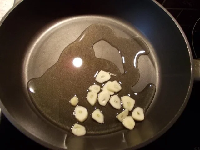 Rezept: Romanasalat mit Knoblauchcroutons und gerösteten Schinkenwürfeln Bild Nr. 4 Romanasalat mit Knoblauchcroutons und gerösteten Schinkenwürfeln - Rezept - Bild Nr. 4