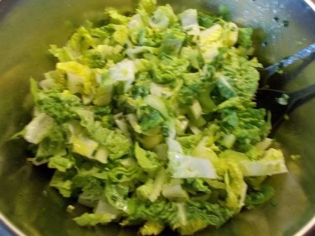 Rezept: Romanasalat mit Knoblauchcroutons und gerösteten Schinkenwürfeln Bild Nr. 8 Romanasalat mit Knoblauchcroutons und gerösteten Schinkenwürfeln - Rezept - Bild Nr. 8