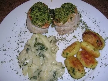 Schweinefiletmedaillons mit Kräuterkruste, an Orangen-Kohlraben + Kräuterkartoffeln - Rezept - Bild Nr. 5