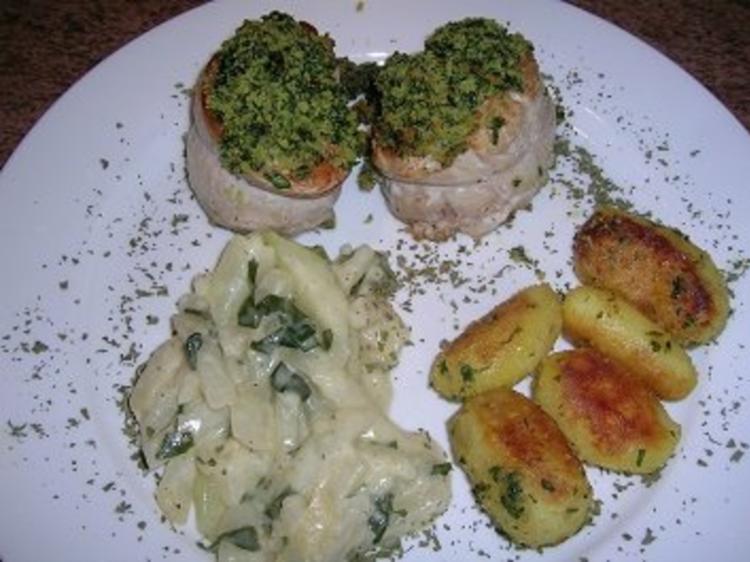 Schweinefiletmedaillons mit Kräuterkruste, an Orangen-Kohlraben ...