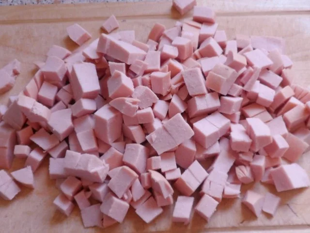 Rezept: Fruchtiges Wurst-Gulasch mit Ananas & Paprika Bild Nr. 2 Fruchtiges Wurst-Gulasch mit Ananas & Paprika - Rezept - Bild Nr. 2