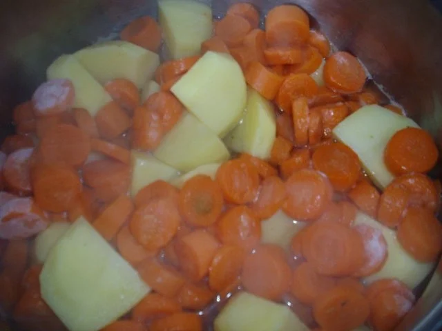 Rezept: möhren-kartoffelstampf mit apfelmus Bild Nr. 3 möhren-kartoffelstampf mit apfelmus - Rezept - Bild Nr. 3