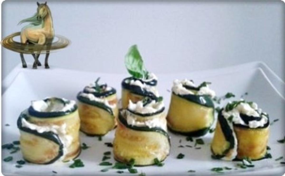 Party  Zucchiniröllchen mit Frischkäse gefüllt - Rezept