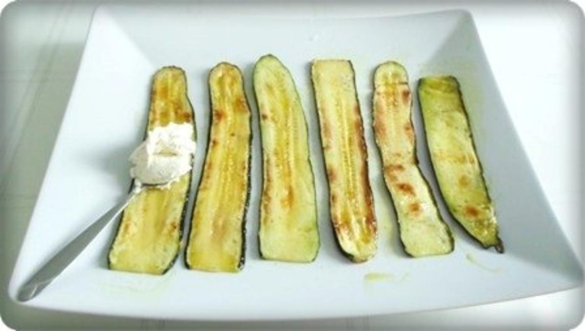 Party  Zucchiniröllchen mit Frischkäse gefüllt - Rezept - Bild Nr. 10
