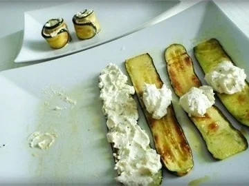 Party  Zucchiniröllchen mit Frischkäse gefüllt - Rezept - Bild Nr. 13