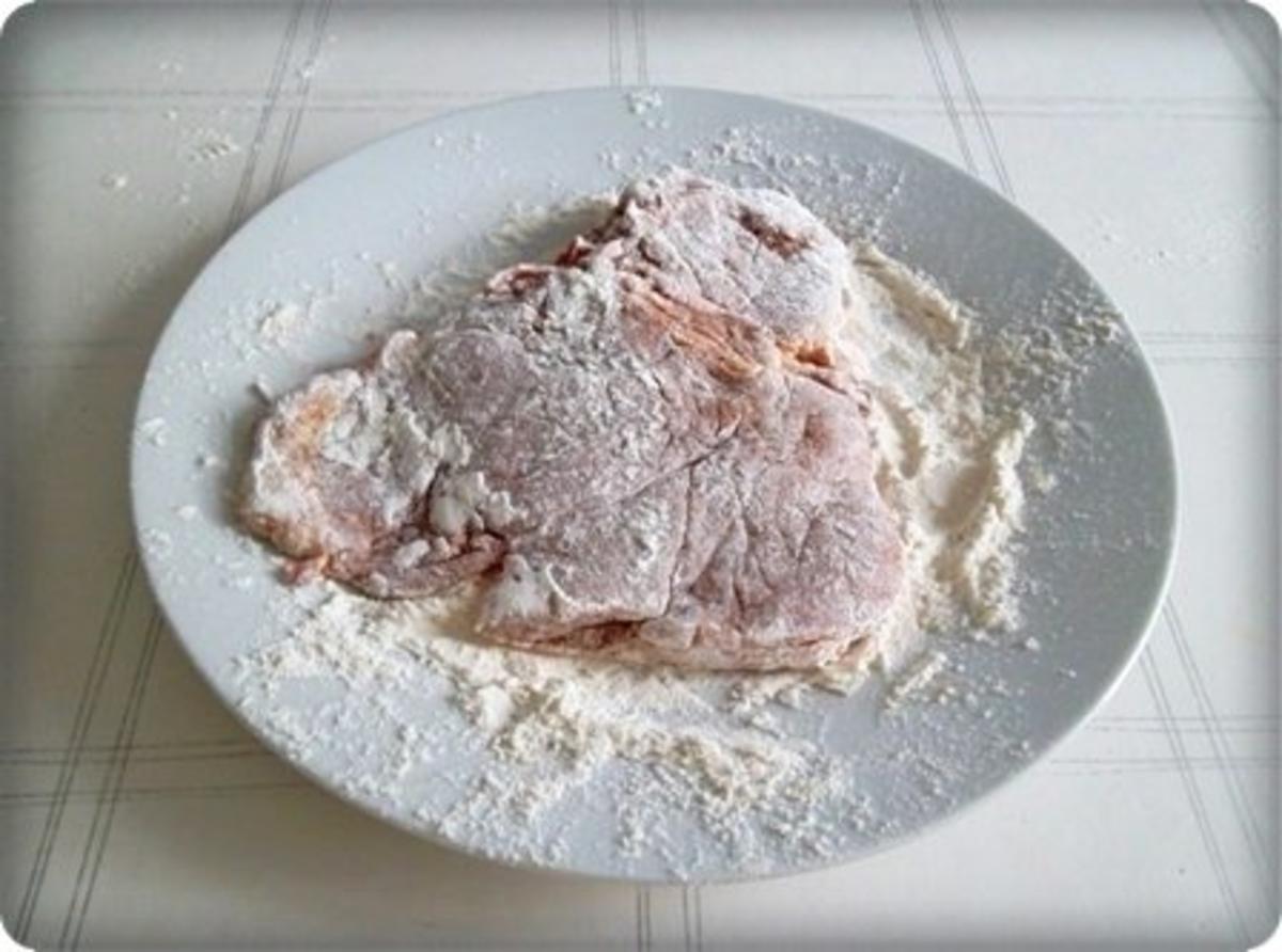 Schweinekotelett mit Kartoffelbällchen und Paprikasalat - Rezept - Bild Nr. 9