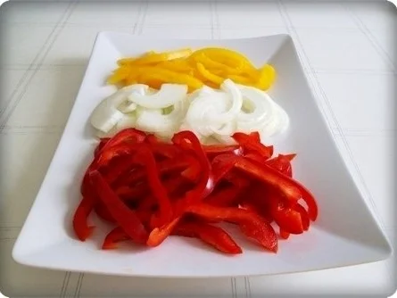 Rezept: Schweinekotelett mit Kartoffelbällchen und Paprikasalat Bild Nr. 12 Schweinekotelett mit Kartoffelbällchen und Paprikasalat - Rezept - Bild Nr. 12