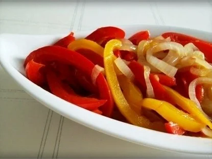 Rezept: Schweinekotelett mit Kartoffelbällchen und Paprikasalat Bild Nr. 14 Schweinekotelett mit Kartoffelbällchen und Paprikasalat - Rezept - Bild Nr. 14