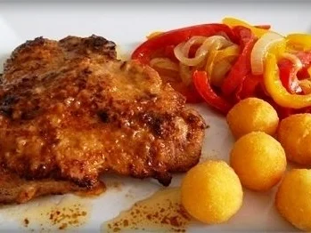 Rezept: Schweinekotelett mit Kartoffelbällchen und Paprikasalat Bild Nr. 19 Schweinekotelett mit Kartoffelbällchen und Paprikasalat - Rezept - Bild Nr. 19