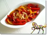 Rezept: Bunter Paprikasalat mit Zwiebeln Bunter Paprikasalat mit Zwiebeln - Rezept