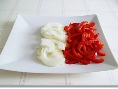 Rezept: Bunter Paprikasalat mit Zwiebeln Bild Nr. 4 Bunter Paprikasalat mit Zwiebeln - Rezept - Bild Nr. 4