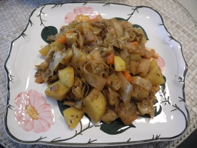 Vegan : Geschmortes Kraut mit Kartoffelwürfel - Rezept