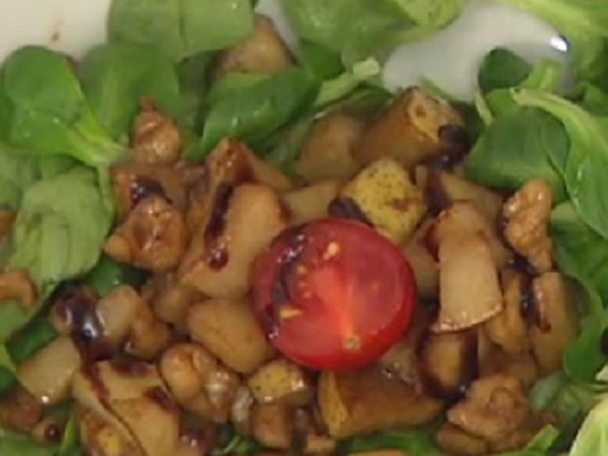 Carpaccio &amp; Feldsalat mit Honig-Walnuss-Birnen-Vinaigrette - Rezept ...
