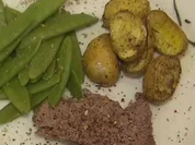 Rinderfilet an Rosmarinkartoffeln und Zuckerschoten an einer Trüffelsauce - Rezept