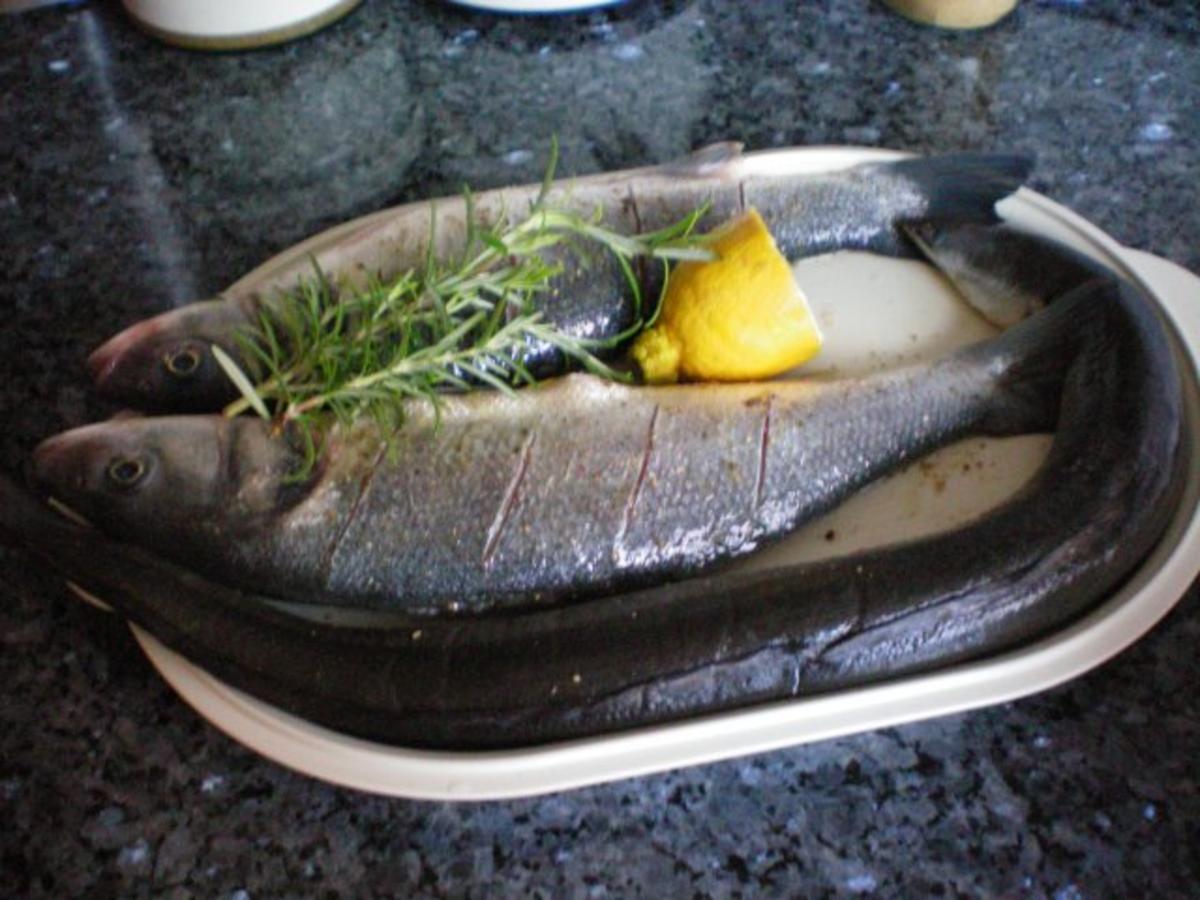 Fisch: Wolfsbarsch mit Rosmarin geräuchert - Rezept - Bild Nr. 3