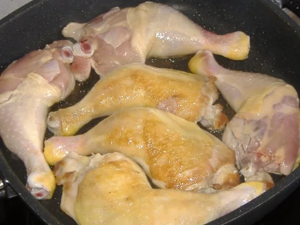 Maispoulardenkeulen in  Paprikasauce - Rezept - Bild Nr. 2