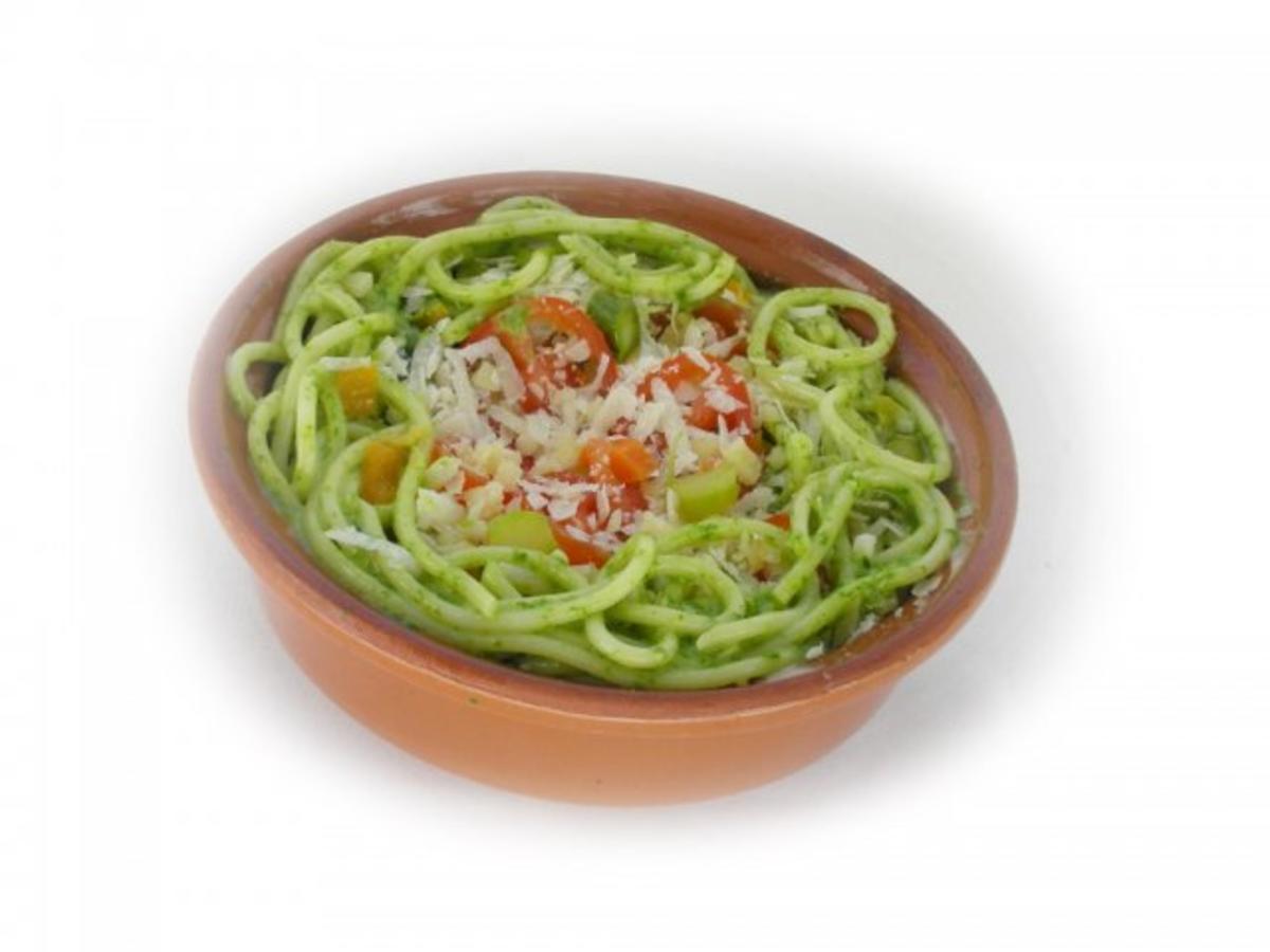 Überbackene Spaghetti Nester mit Spargel, Bärlauch, Hühnerfleisch ...