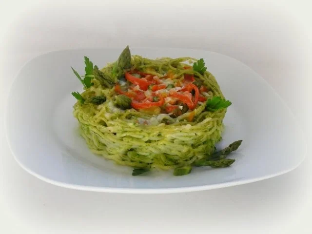 Rezept: Überbackene Spaghetti-Nester mit Spargel, Bärlauch, Hühnerfleisch.. Bild Nr. 16 Überbackene Spaghetti-Nester mit Spargel, Bärlauch, Hühnerfleisch.. - Rezept - Bild Nr. 16