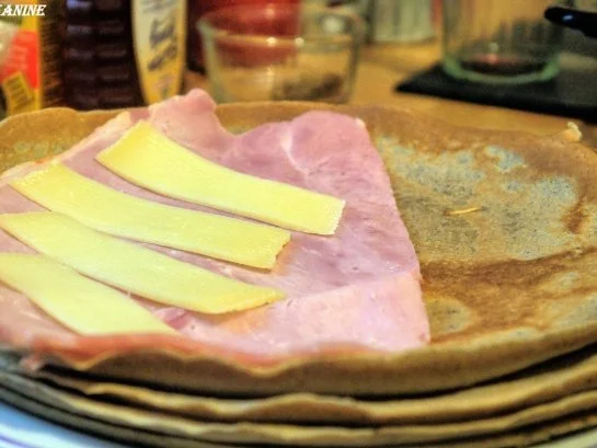 Buchweizencrepes "Cordon Bleu" mit Thymian-Bröseln - Rezept - Bild Nr. 8