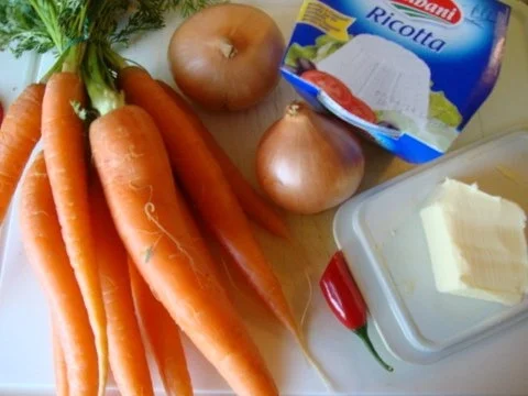 Rezept: feines Möhrensüppchen mit Ricotta Bild Nr. 3 feines Möhrensüppchen mit Ricotta - Rezept - Bild Nr. 3