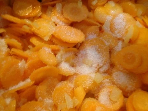 Rezept: feines Möhrensüppchen mit Ricotta Bild Nr. 7 feines Möhrensüppchen mit Ricotta - Rezept - Bild Nr. 7