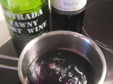 Rezept: Rotweinbutter Bild Nr. 2 Rotweinbutter - Rezept - Bild Nr. 2