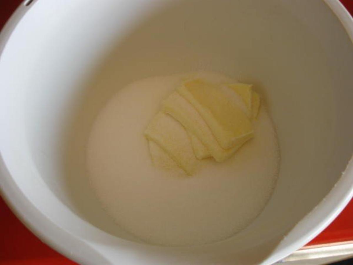 Schokoladen - Gugelhupf mit Buttermilch - Rezept - Bild Nr. 3