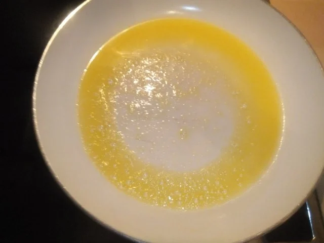 Omelett gefüllt mit Erdbeeren und Vanilleeis - Rezept - Bild Nr. 5