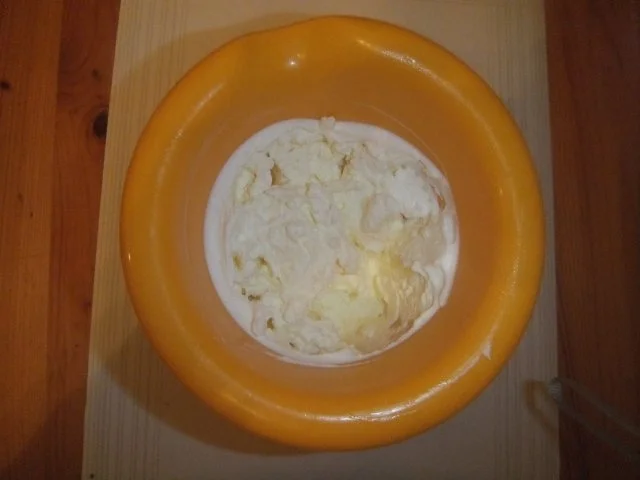 Omelett gefüllt mit Erdbeeren und Vanilleeis - Rezept - Bild Nr. 8