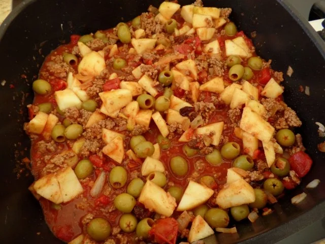 Rezept: Hack-Oliven-Apfel-Pfanne Hack-Oliven-Apfel-Pfanne - Rezept