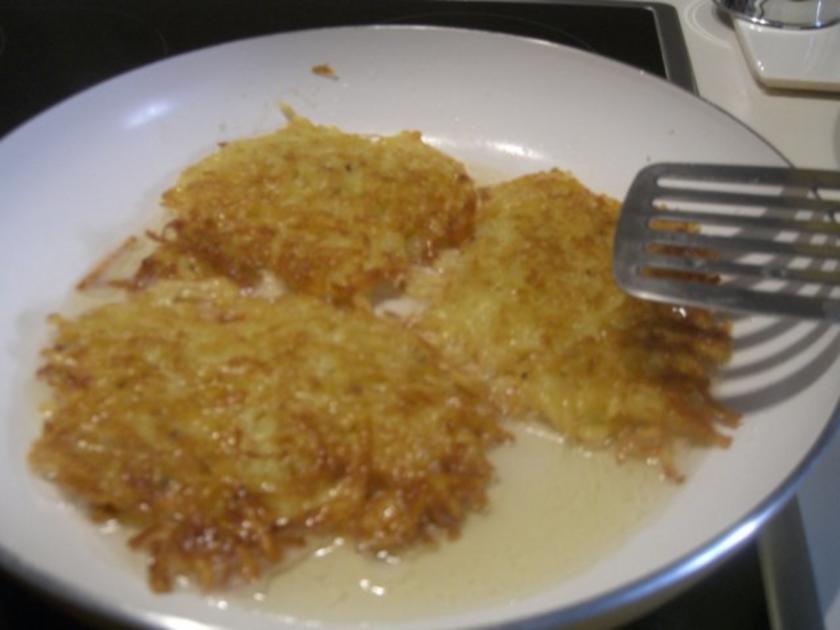 Gebeizter Lachs an Rösti mit Senf Honig Soße und Schmand Dip - einfach ...