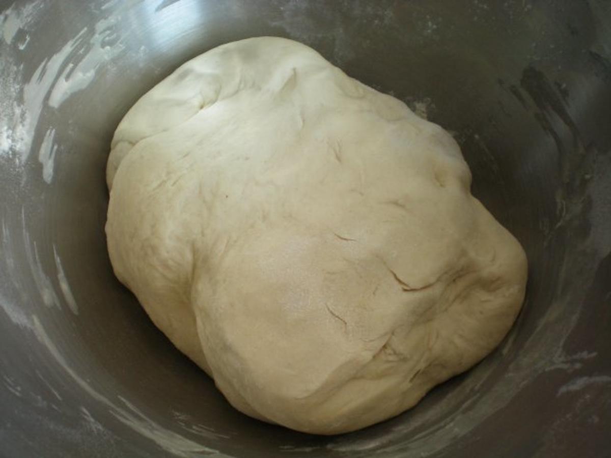 Brot: Weißbrot mit Oliven und Peperoni - Rezept - Bild Nr. 3