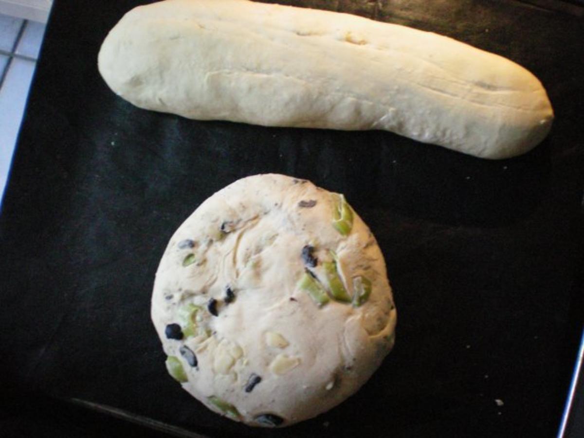 Brot: Weißbrot mit Oliven und Peperoni - Rezept - Bild Nr. 5